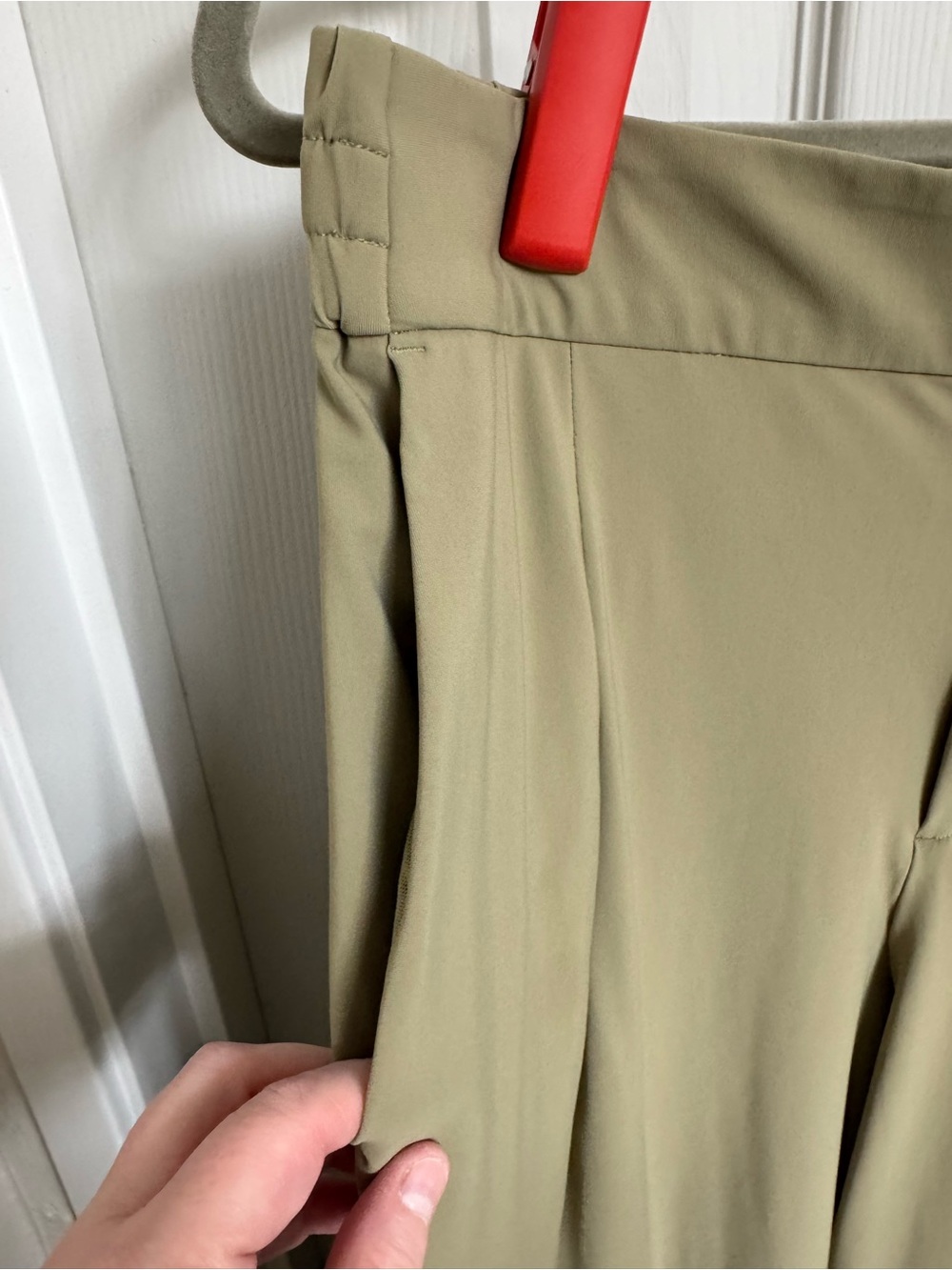 Athleta Pinnacle Olive Green Wide-Leg
High-Rise Pants - Size 12 - Picture 3 of 6
